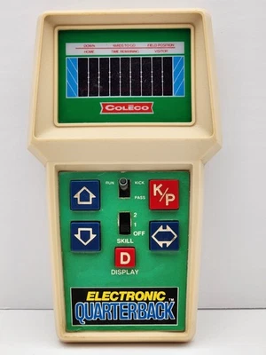 Juego portátil Coleco Electronic Quarterback - ¡De colección 1978 funciona muy bien! ¡VER VIDEO! Foto 1 de 4