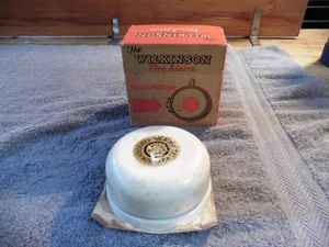 Campana de cuerda montada en la pared alarma contra incendios doméstica The Wilkinson inglesa vintage - Imagen 1 de 7