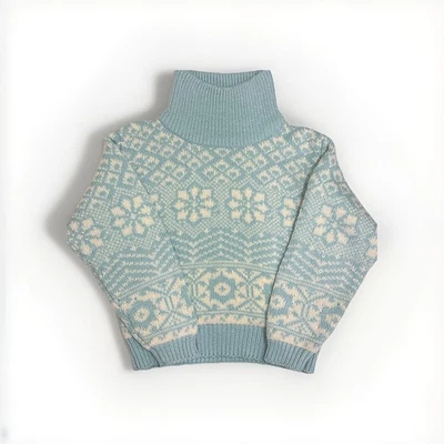 Chaus Women’s Sweater Vintage Knit, Light Blue and White, Size Small, Retro, 90s - Image 1 of 4