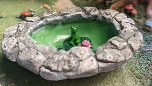 Estanque en miniatura rana jardín de hadas lirios almohadilla GO 17924 - Imagen 1 de 4