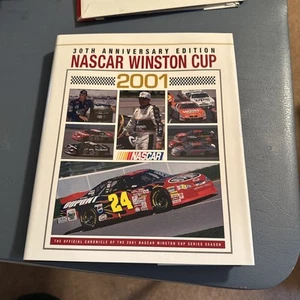 2001 Nascar Winston Cup Yearbook 30Th Anniversary Edition - Picture 1 of 6