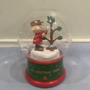Charlie Brown OH Christmas Tree Snowglobe Battery Tested Great Condition Works - Picture 1 of 9