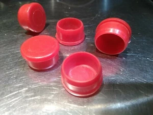 Lot Of 200 Round Pipe Tube End caps 7/8" Red - Picture 1 of 3
