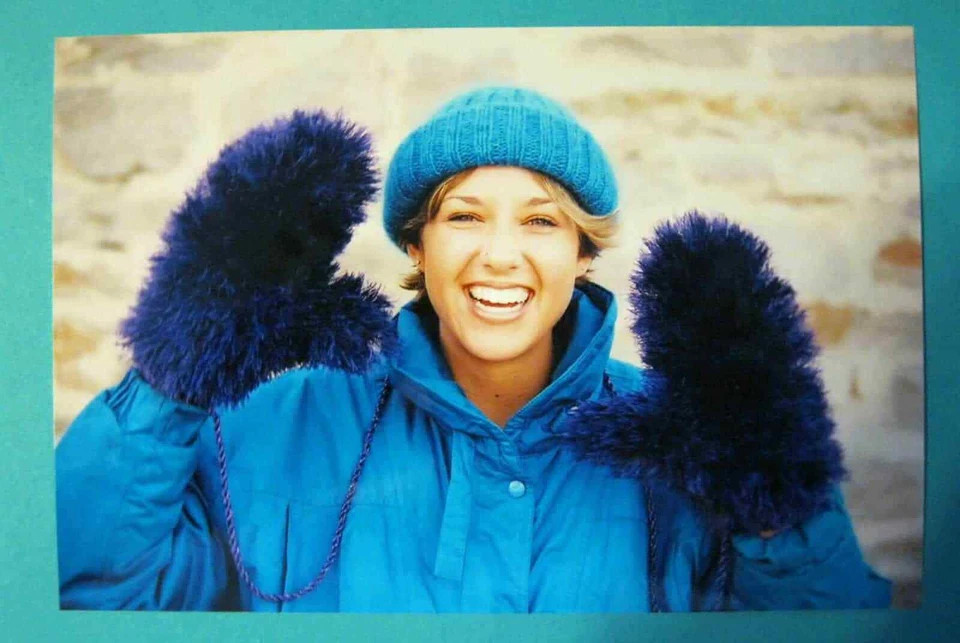 FELT FURRY MITTENS to KNIT by BEV GALESKAS of FIBER TRENDS - Image 1 of 1