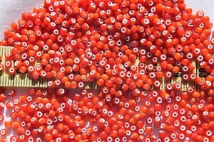 Luz trans francesa vintage 8/0 y mediana Cuentas de semillas de vidrio corazón naranja blanco 1 oz - Imagen 1 de 1