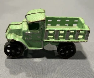 Antiker 1930er A.C. Williams Gusseisen Mack C-Cab Rungenwagen - grün - Bild 1 von 7