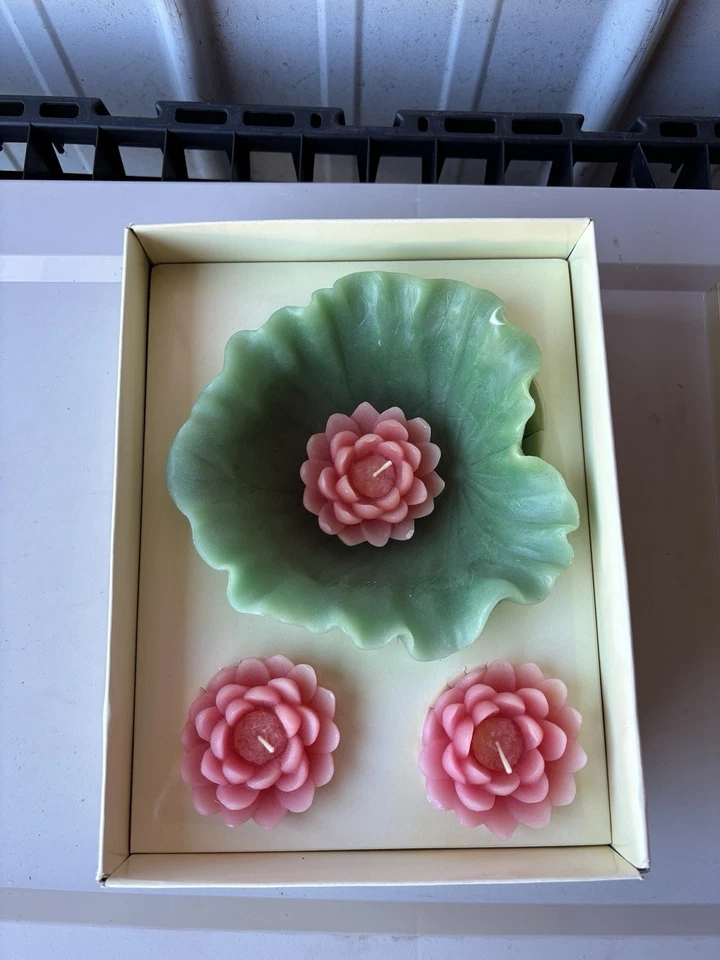 Juego de velas de flor de loto - Velas flotantes decorativas con base de hojas Foto 1 de 1