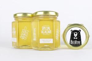 BeeHype Special Acacian - Miel de Acacia Cruda de Lujo con Ligero Sabor Dulce 250 g - Imagen 1 de 3