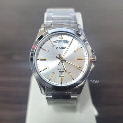 Reloj Casio Analógico Plata Metal Banda Blanco Hombre Original Nuevo MTP-1370D-7A2 Foto 1 de 4