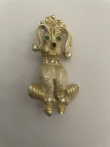 Stunning Poodle  Dog Vintage Pin Brooch Gold tone 1960s - Picture 1 of 3