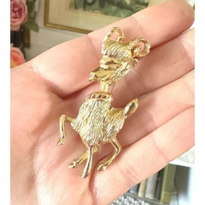 Vintage Hobe Aries Ram Figural pin Zodiac Whimsical Signed - Picture 1 of 3