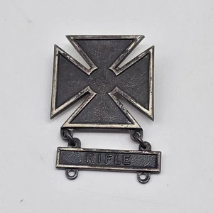 WWII Era US Army Rifle Marksman Badge Sterling Silver KREW Military Pin - Picture 1 of 5