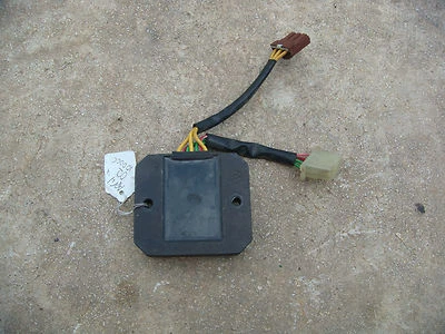 2002 APRILIA RSV MILLE VOLTAGE REGULATOR  - Image 1 of 2