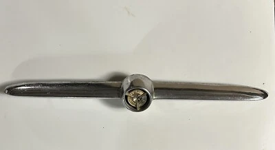 Barra de grade Buick Roadmaster 1955 emblema dourado V8 capota rígida personalizada - Imagem 1 de 4