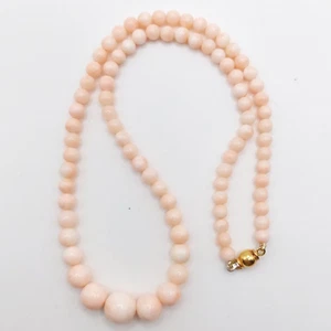 Graduated Angel skin necklace, natural pink coral, 18kt yellow gold clasp - Picture 1 of 8