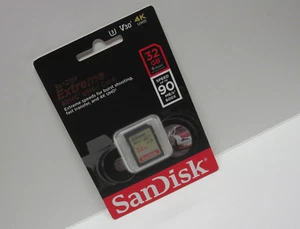 Sandisk 32G extreme V30 4K SD card for Canon XA35 XA25 XA20 XA15 XA11 XA10 XC15 - Picture 1 of 3