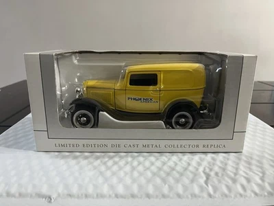 Vintage SpecCast 1932 Ford Panel Limited Edition Die-cast Collectors Replica NEW - Image 1 of 4