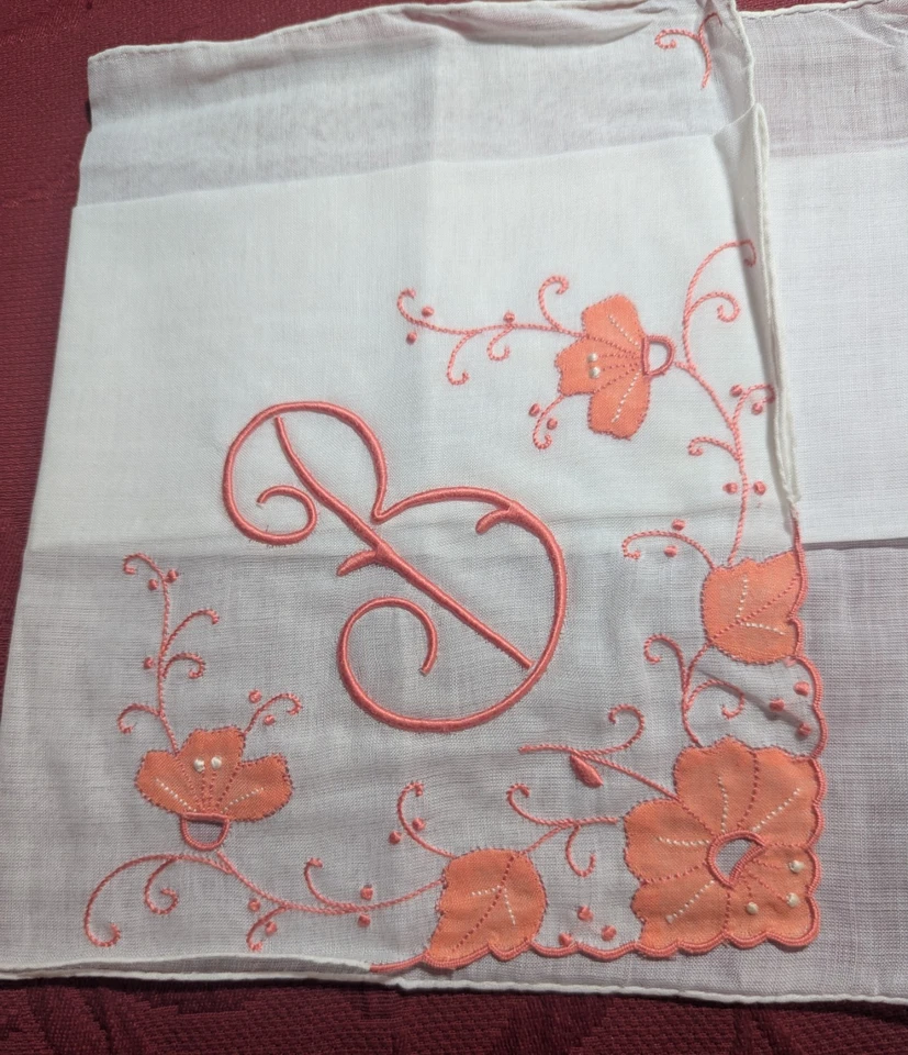 EXTRAORDINARIO PAÑUELO VINTAGE MADEIRA CON MONOGRAMA MELOCOTÓN SOBRE BLANCO "B" NUEVO Foto 1 de 1