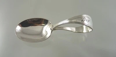 CUCHARA BEBÉ MANGO DOBLADO YORK POR ABEDULES PLACA REGENCIA "JAY" Foto 1 de 3