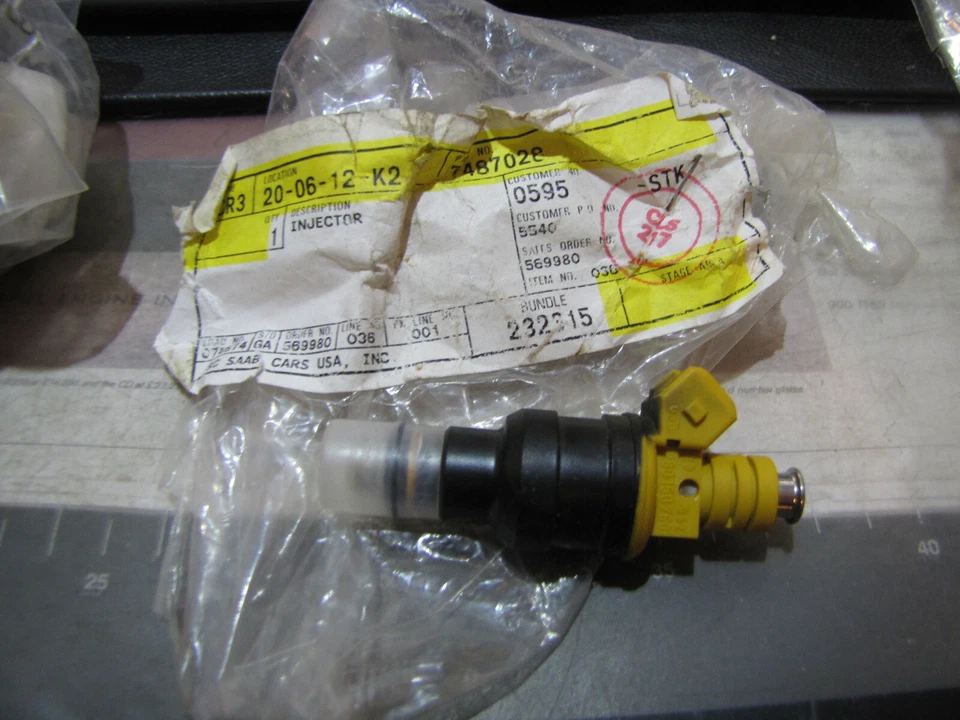 Nuevo inyector de combustible OE Saab 900 7487028 BOSCH 0280150760 Foto 1 de 1