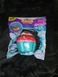 *NEW* SOFT'N SLO SERIES #13 GEMMIEZ GLITTERING STRAWBERRY🍓 CUPCAKE - Picture 1 of 3