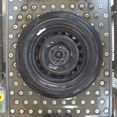 VW Polo Winterkompletträder Nexen, 185/65 R15 88T - Bild 1 von 4