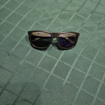 Gafas de sol rectangulares para hombre con monturas grises/negras Arnette vintage lentes moradas  Foto 1 de 4