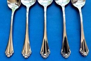 5 Oneida Community MARQUETTE Cube Soup & Teaspoons Stainless Flatware - Picture 1 of 4