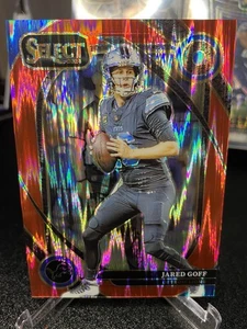 2024 Panini Select - Club Level Jared Goff #228 Red Shock Prizm /249 - Bild 1 von 2
