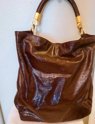 Bolso hobo grande YSL Yves Saint Laurent charol Roady  Foto 1 de 4