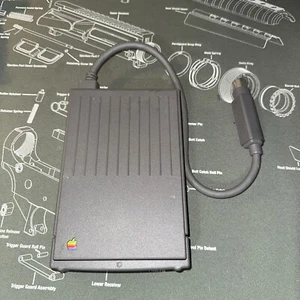 Vintage Apple Macintosh HDI-20 External 1.44MB Floppy Disk Drive M8061 - Picture 1 of 4