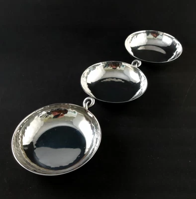 Servidor de acero inoxidable con nudos Mary Jurek Design Helyx triple cuenco Foto 1 de 4