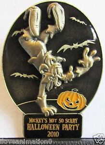 Disney Not So Scary Halloween Party Goofy as a Jester Only Pre Production PP Pin