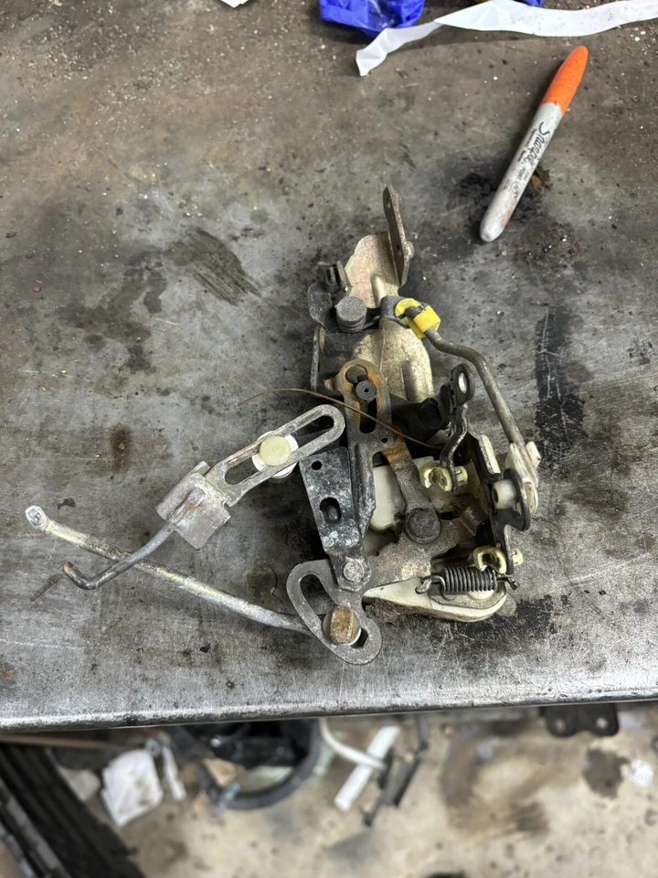 91-99 3000GT Dodge stealth Driver Left LH Side Door Lock Actuator W/o Power Lock - Image 1 of 1