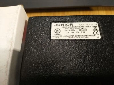 Linemaster Junior 121-S - Low Profile Momentary Electrical Switch - Image 1 of 4
