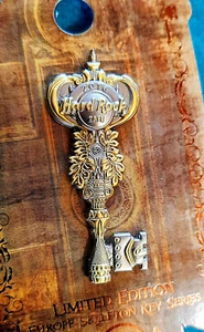 ONLINE ANTIQUE VICTORIAN GOLD SKELETON KEY SERIES 2016 Hard Rock Cafe PIN LE - Picture 1 of 1