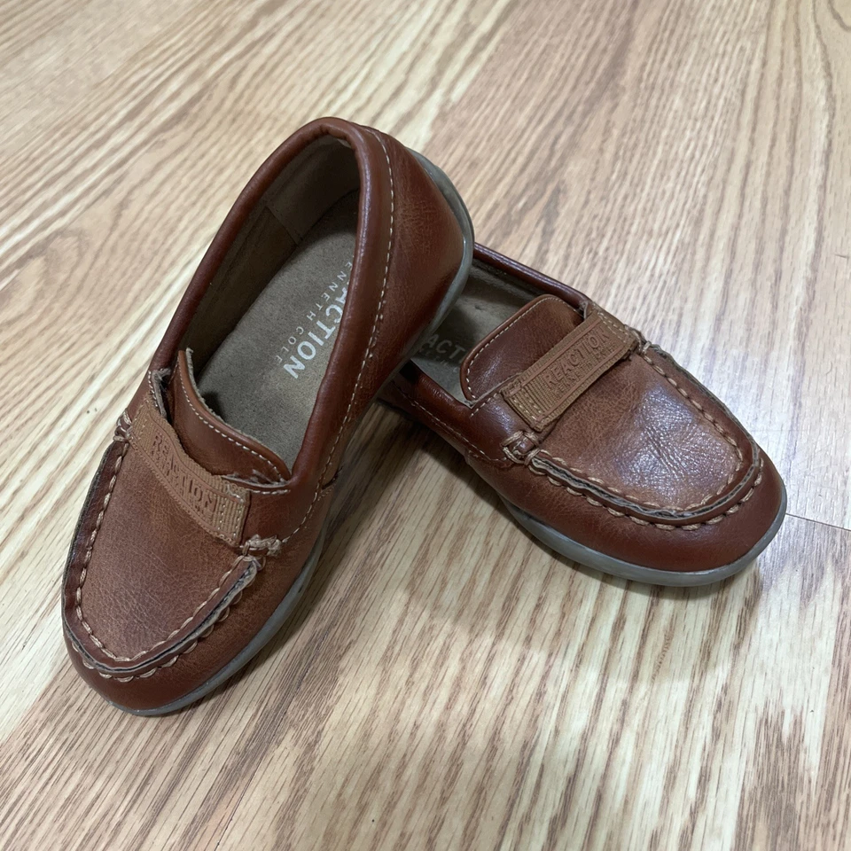 Mocasines Reaction Kenneth Cole Talla 7 Niño Pequeño Marrón Sin Cordones Materiales Hechos por el Hombre Foto 1 de 4