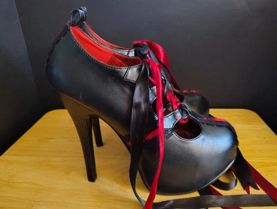 Zapatos de salón Bordello By Pleaser Plateau para mujer 10 negros rojos a rayas Foto 1 de 4