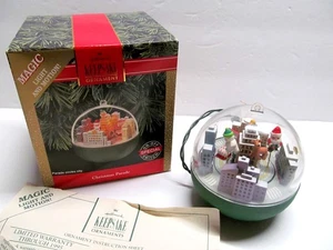 Hallmark Andenken Ornament - Magic Light and Motion CHRISTMAS PARADE 1992 mit Box - Bild 1 von 4