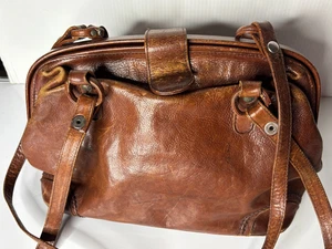 Cartera de mano vintage con marco de cuero marrón de mediados de siglo de los años 60-70 - Imagen 1 de 16
