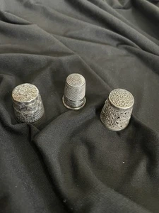 Collection Of Three Silver Thimbles - See Description - Picture 1 of 2
