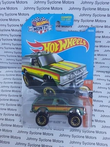 HOT WHEELS CHEVROLET BLAZER SUV 4X4 HOT TRUCKS - Picture 1 of 2