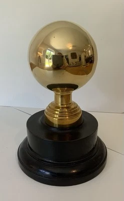 Suporte antigo de latão Newel acabamento Boule D’escalier em troféu - Imagem 1 de 4