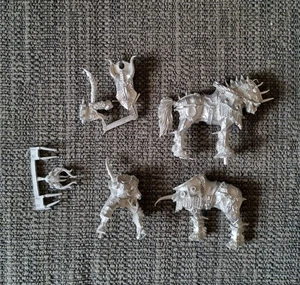 WFB The Old World Chaos Lord su supporto demoniaco - metallo - nuovo su sprue - Foto 1 di 6
