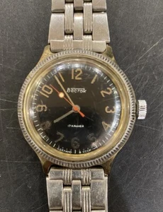 Vintage Vostok  Wostok Mens Wrist Watch 17J USSR  Mechanical Watch Gift For Men - Picture 1 of 15