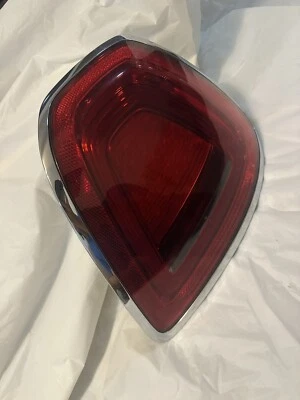 Luz trasera Rolls-Royce Ghost derecha EE. UU. 7267560 Foto 1 de 4