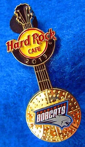 GUITARRA CHARLOTTE BOBCATS NBA BALONCESTO 3D BOLA LOGO 2013 Hard Rock Café PIN LE - Imagen 1 de 1