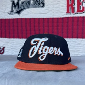 Vtg Nike Detroit Tigers Spell out Snapback Hat Side Logo - Picture 1 of 8