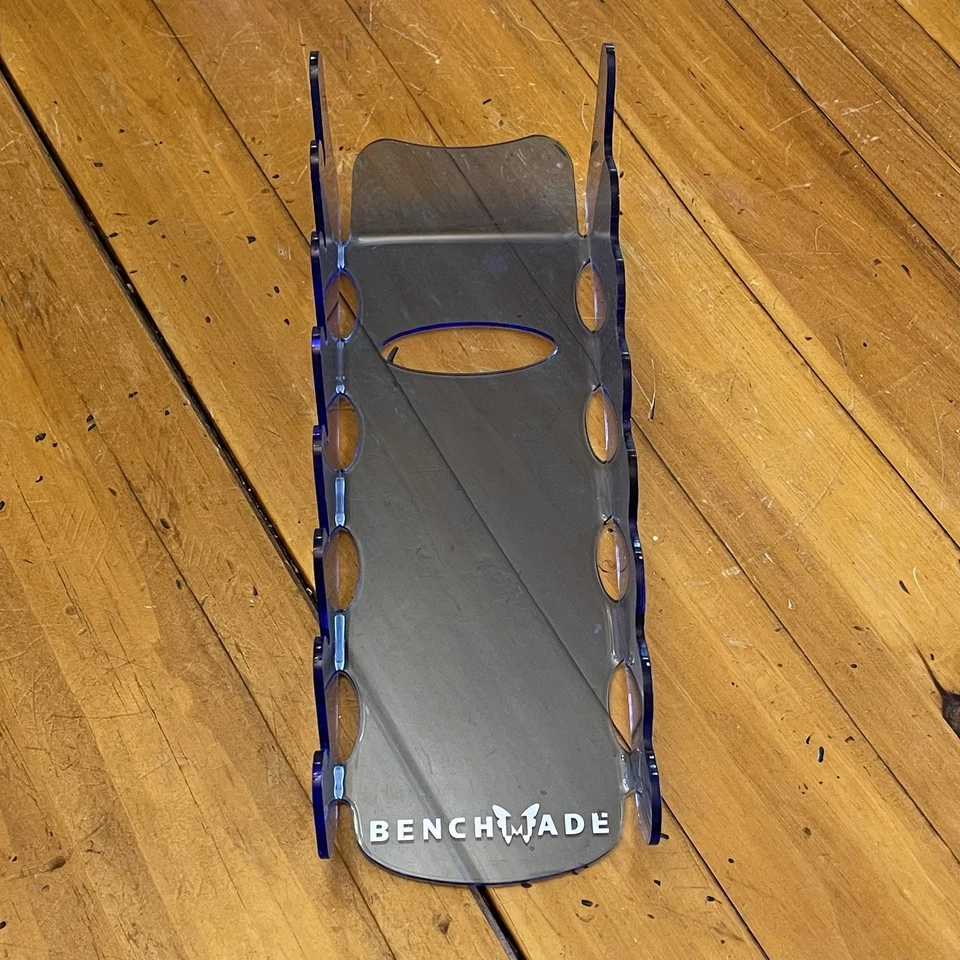 Expositor de cuchillos azul hecho en banco - Tiene capacidad para 7 cuchillos - Descatalogado Foto 1 de 4