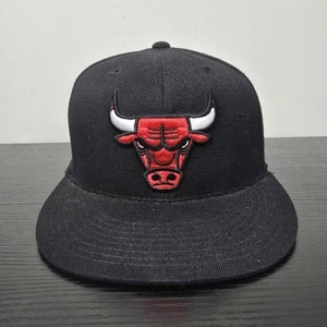 Gorra Adidas Chicago Bulls para hombre 6 7/8 - 7 1/4 negra NBA baloncesto 210 ajustada - Imagen 1 de 12